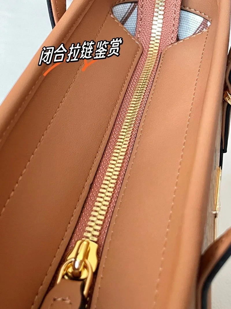 MCM Shopping Bags Unisex 45640