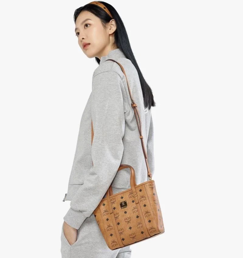 MCM Shopping Bags Unisex 45640