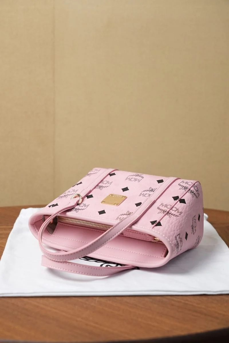 MCM Shopping Bags Bold 45637