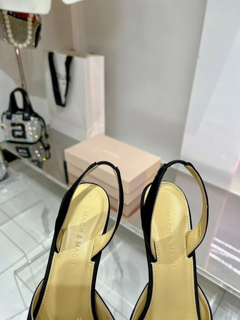 Unisex Mach Mach Sandals 7711