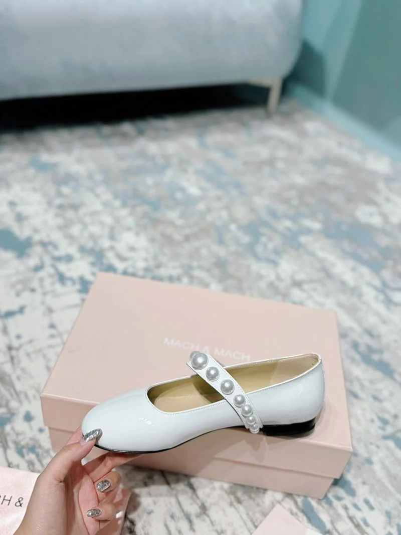 WellDesigned Mach Mach Shoes 7704