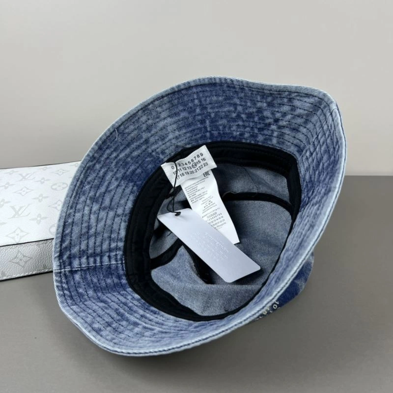 Compact Maison Margiela Caps 257769