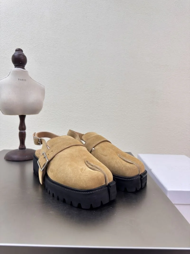 Maison Margiela Sandals Durable 9676