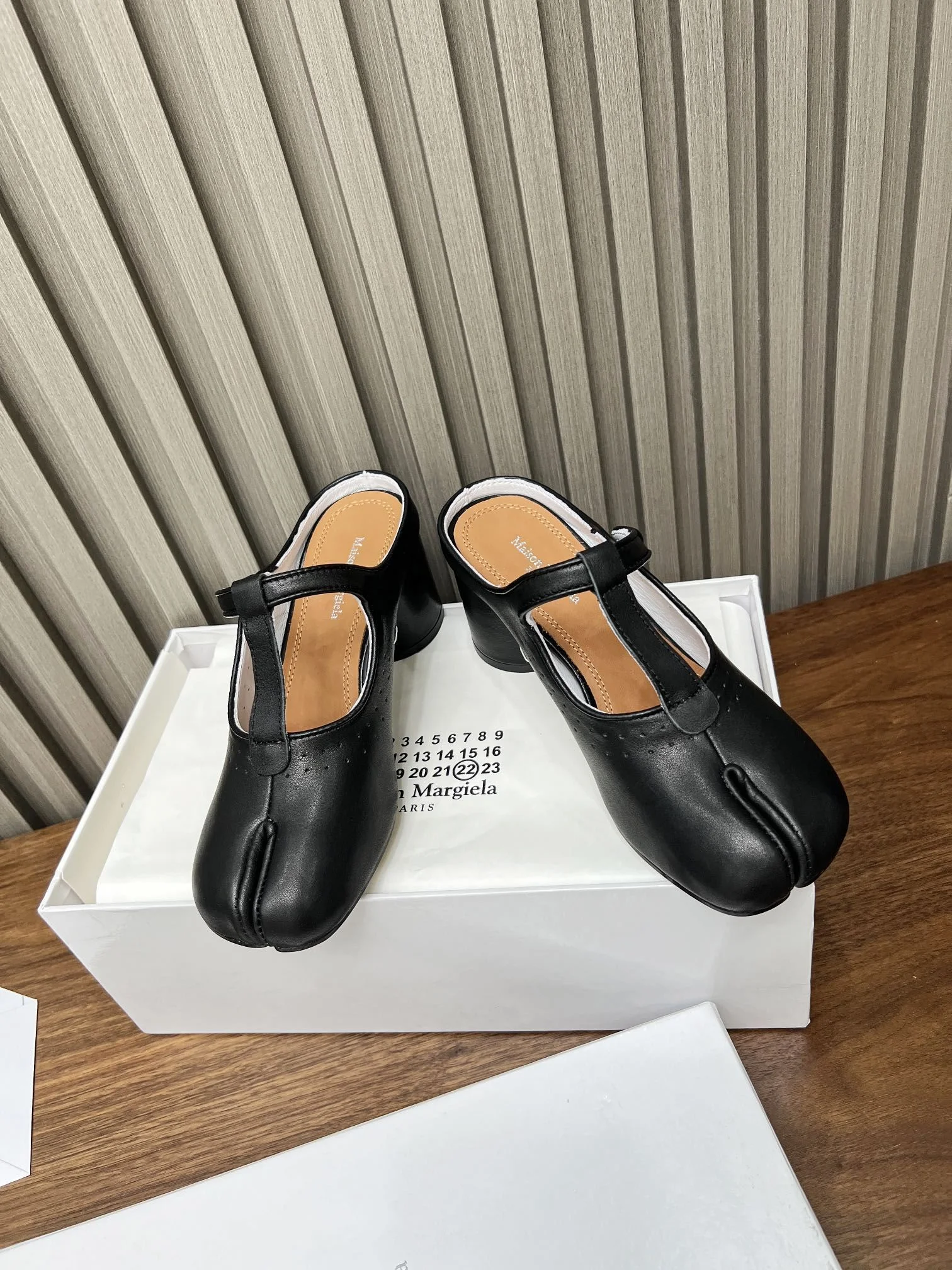 Bright Maison Margiela Sandals 6356