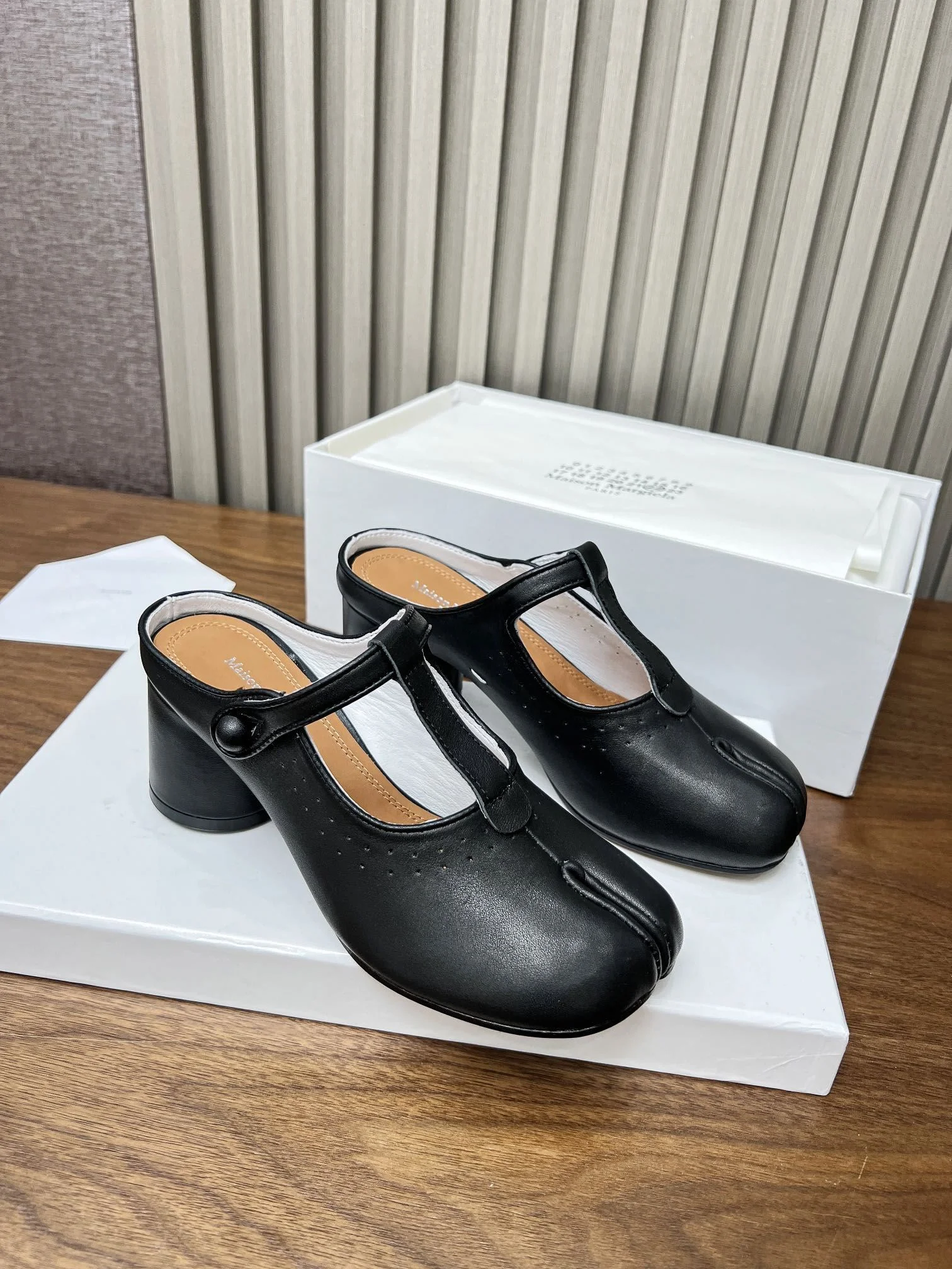 Bright Maison Margiela Sandals 6356