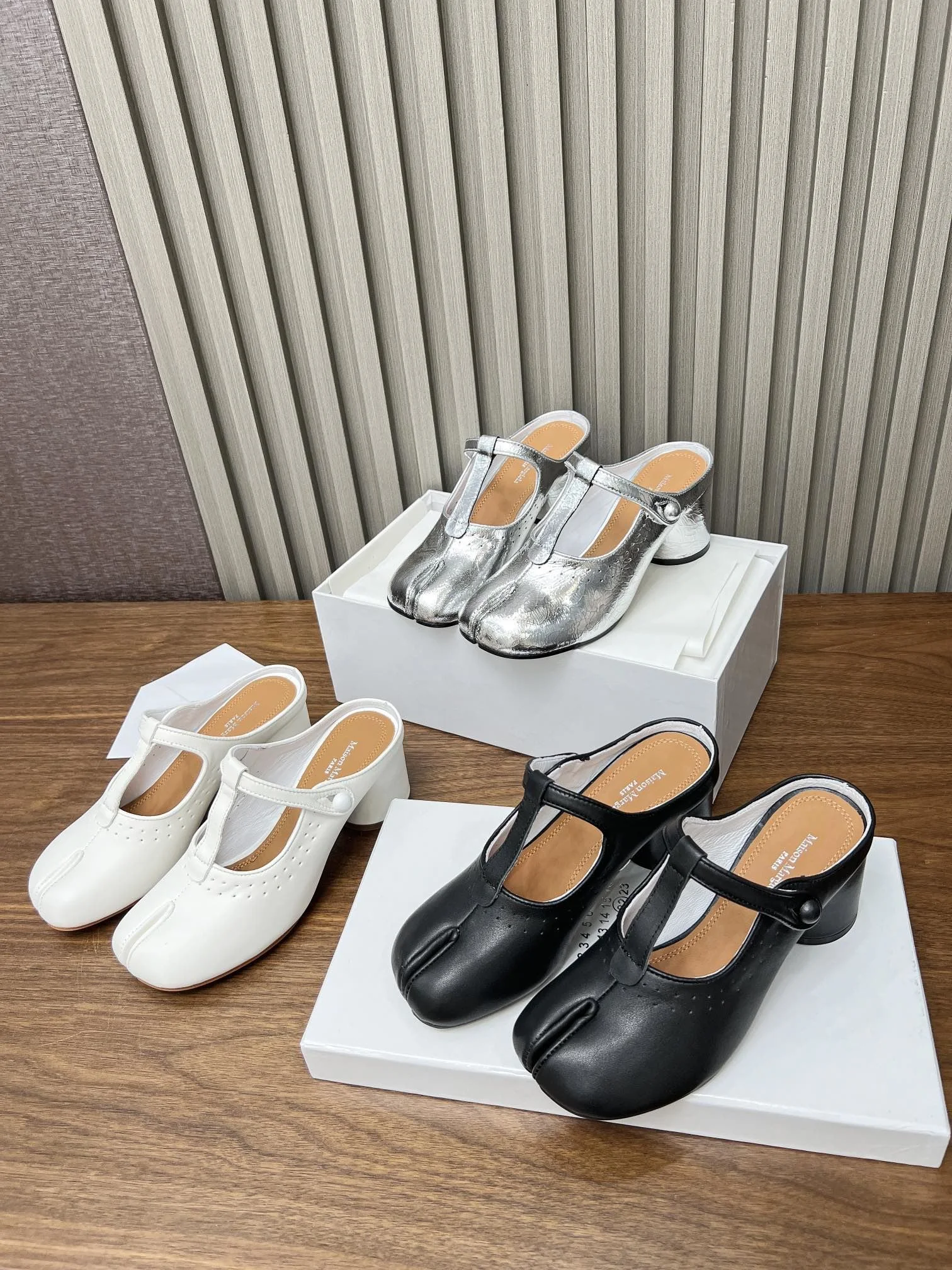 Maison Margiela Sandals Durable 6183