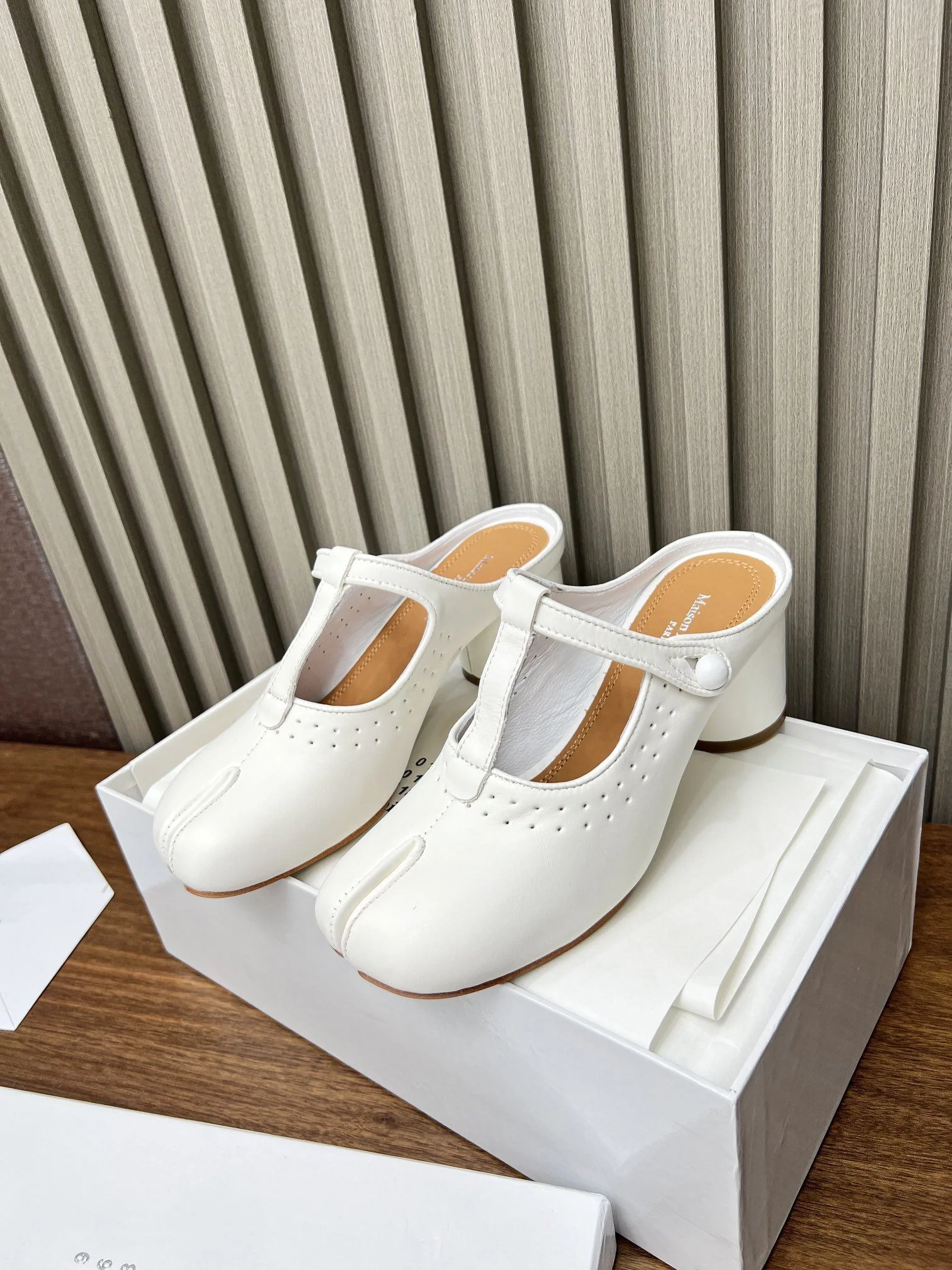Maison Margiela Sandals Durable 6183