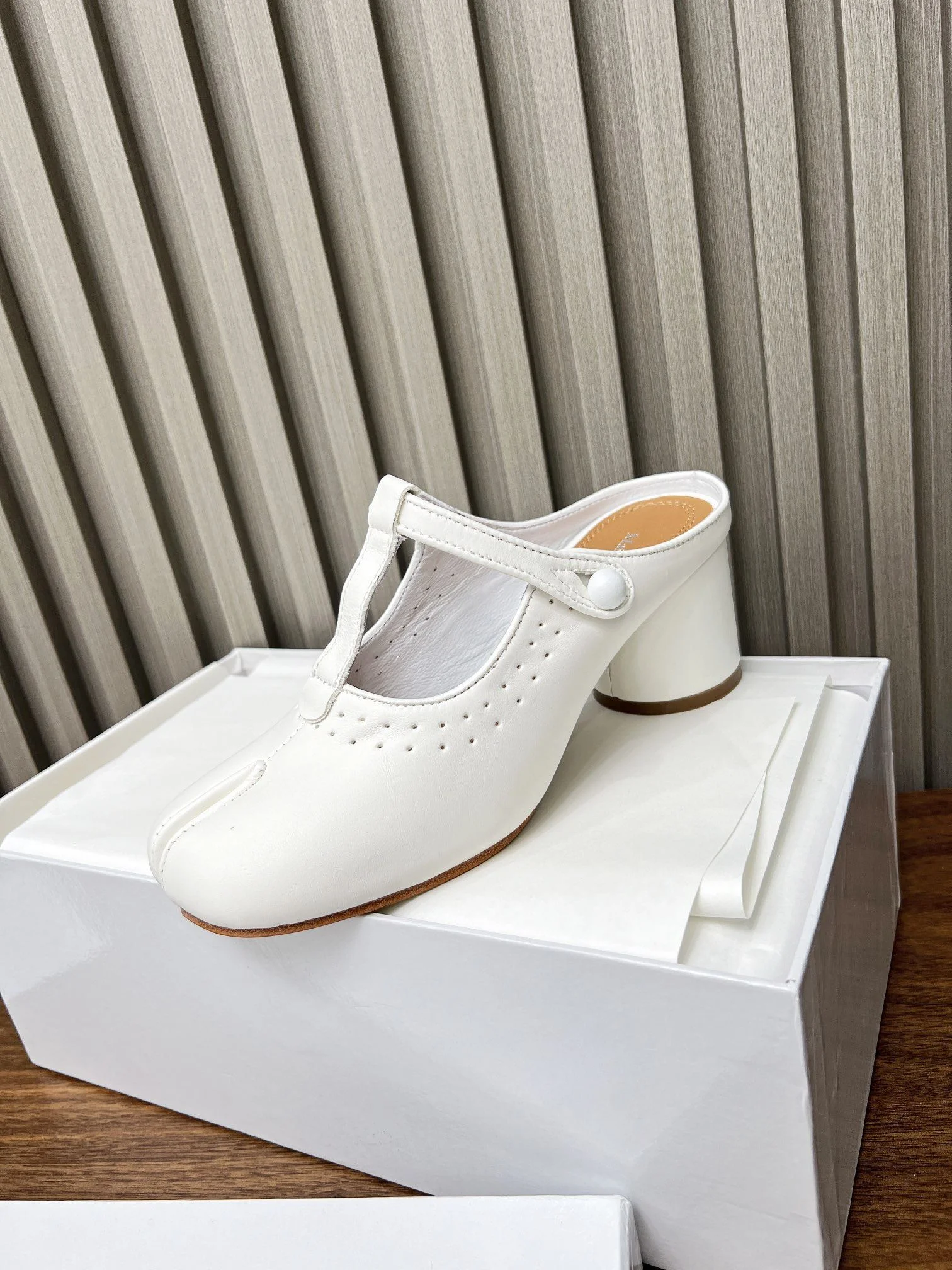 Maison Margiela Sandals Durable 6183