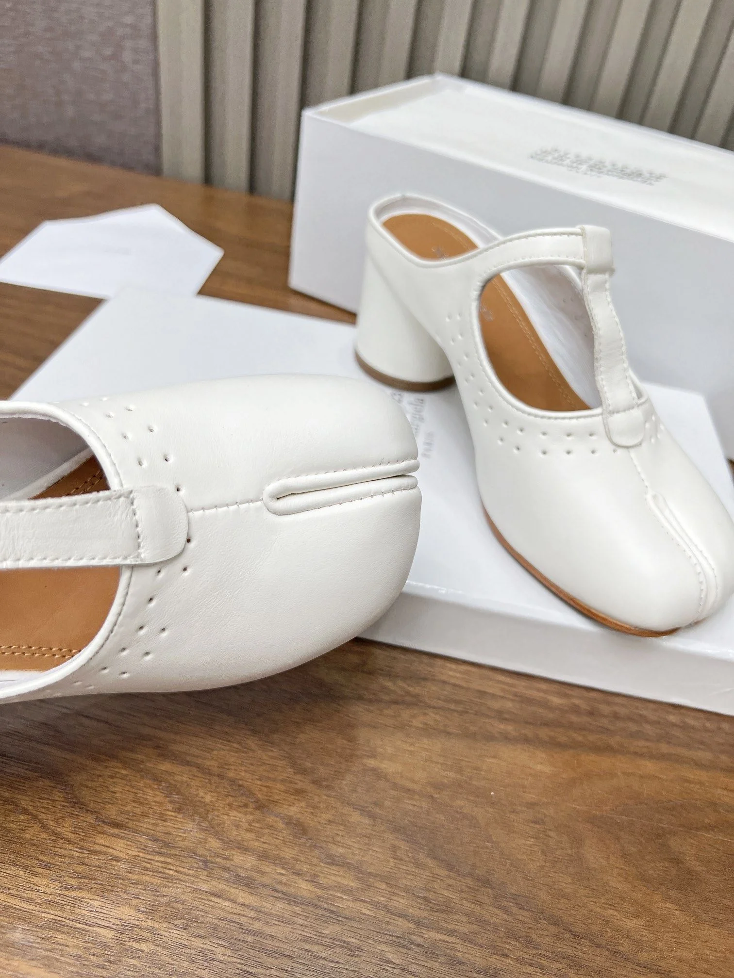 Maison Margiela Sandals Durable 6183