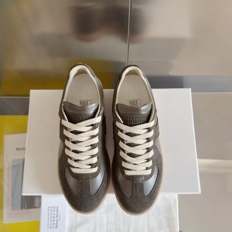 Versatile Maison Margiela Shoes 7663