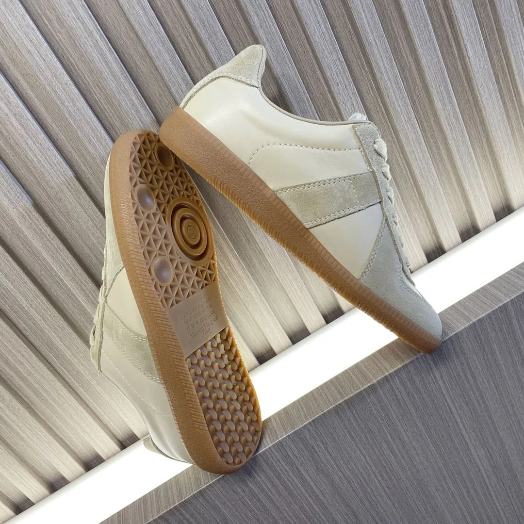 Minimalist Maison Margiela Shoes 7637