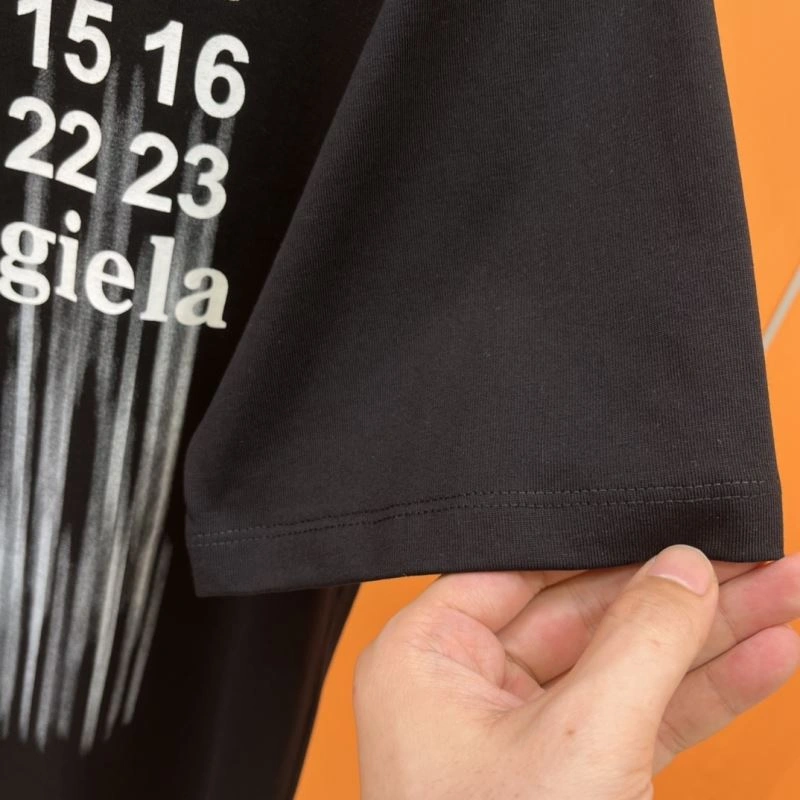 UrbanChic Maison Margiela T-Shirts 161422