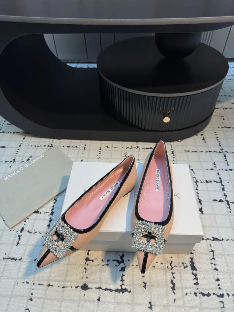 Manolo Blahnik Shoes Classic 7676