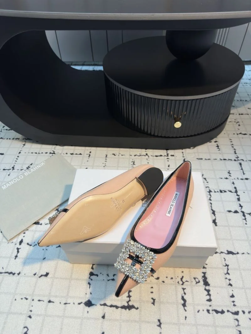Manolo Blahnik Shoes Classic 7676