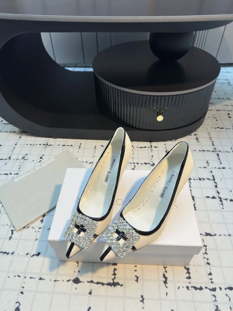 Manolo Blahnik Shoes TimelessDesign 7658