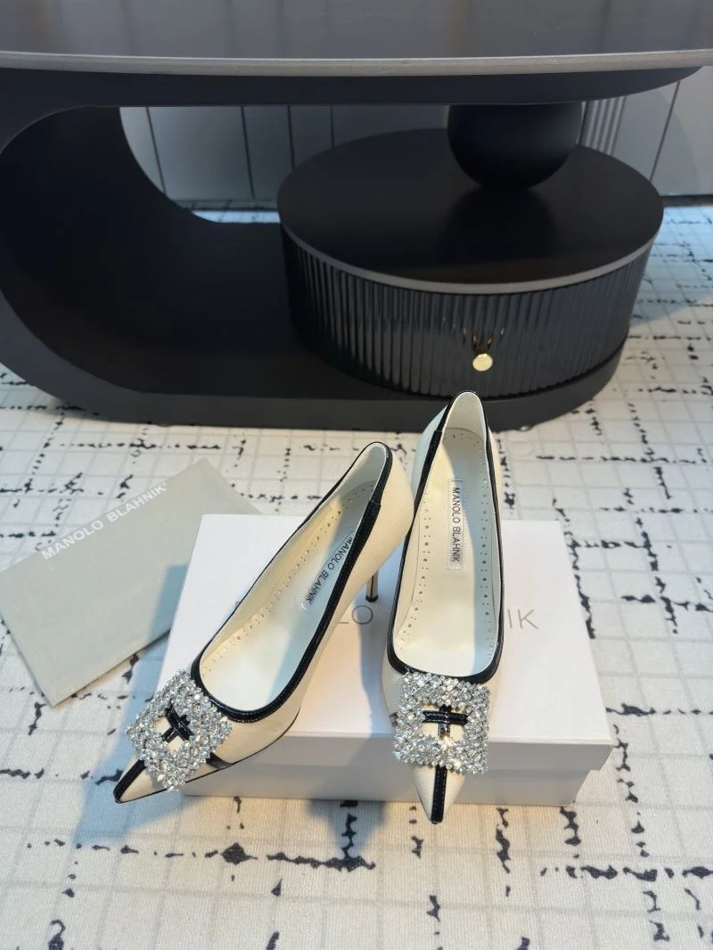 Manolo Blahnik Shoes TimelessDesign 7658