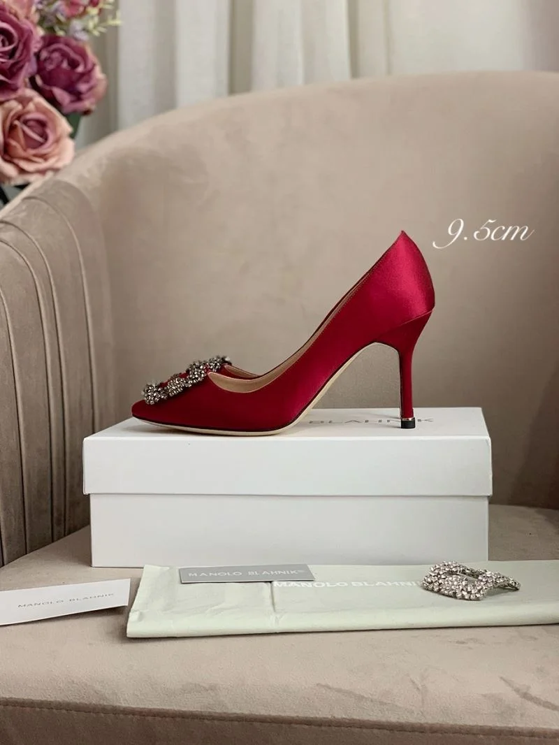 FashionForward Manolo Blahnik Shoes 9621