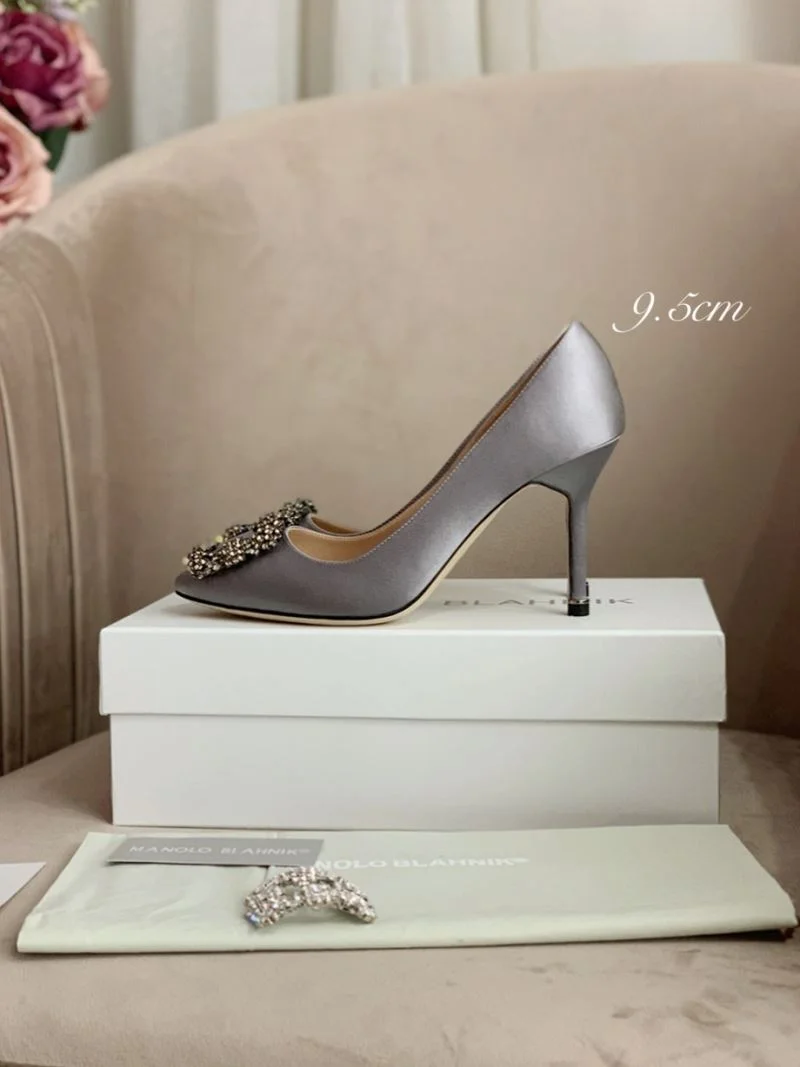 Neat Manolo Blahnik Shoes 9636