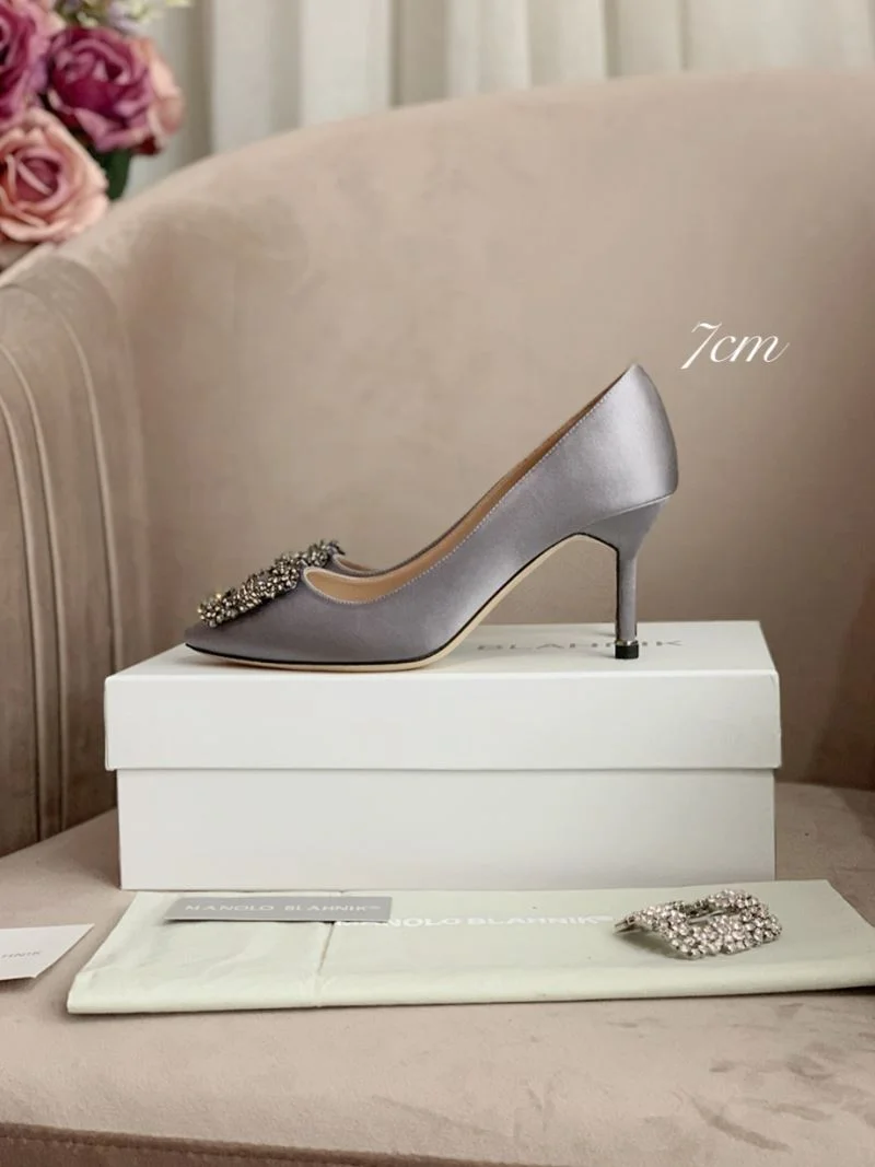 Neat Manolo Blahnik Shoes 9636
