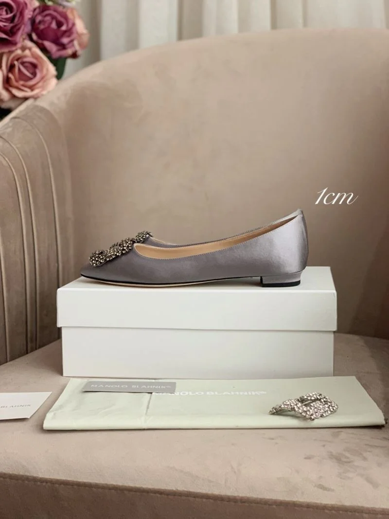 Neat Manolo Blahnik Shoes 9636