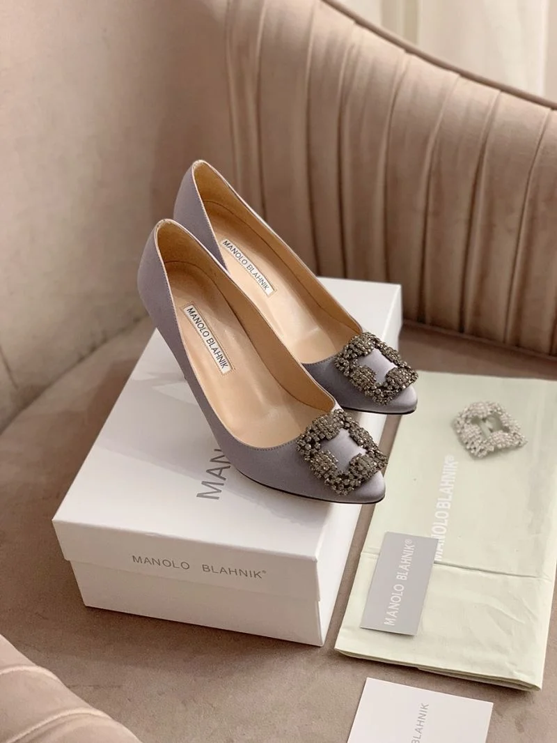 Neat Manolo Blahnik Shoes 9636