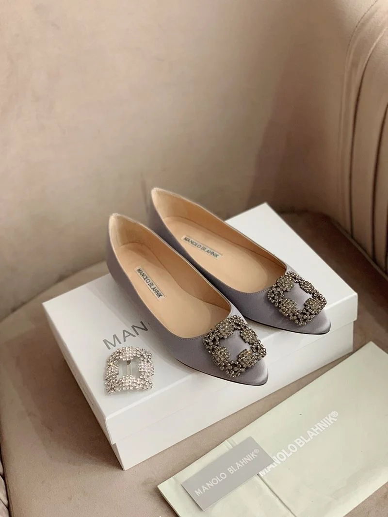 Neat Manolo Blahnik Shoes 9636
