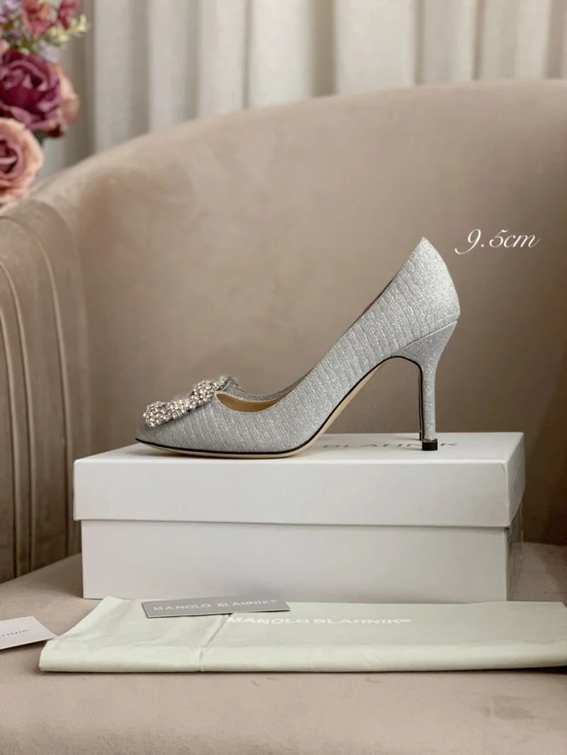 Elegant Manolo Blahnik Shoes 9619