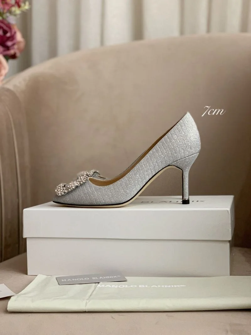 Elegant Manolo Blahnik Shoes 9619