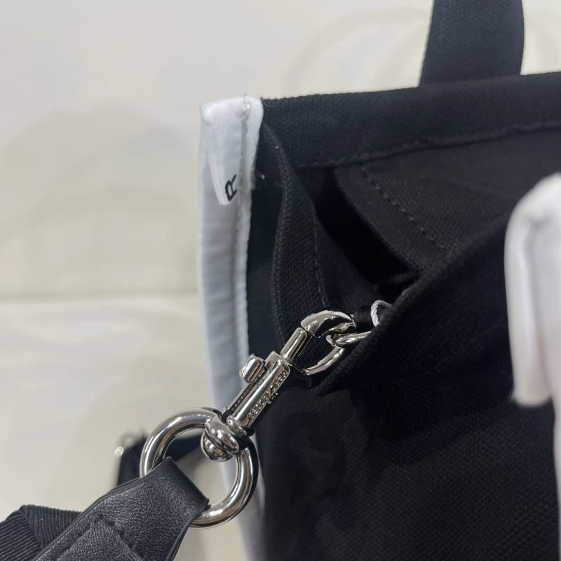 ZipUp Marc Jacobs Shopping Bags 85883