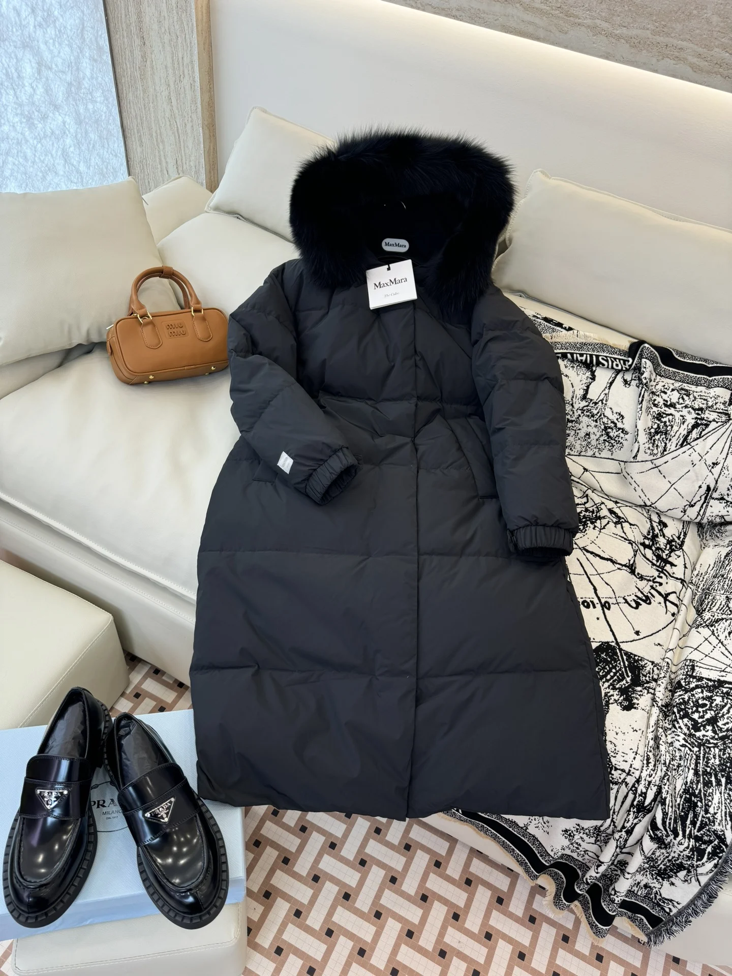 Sleek Max Mara Down Jackets 165417