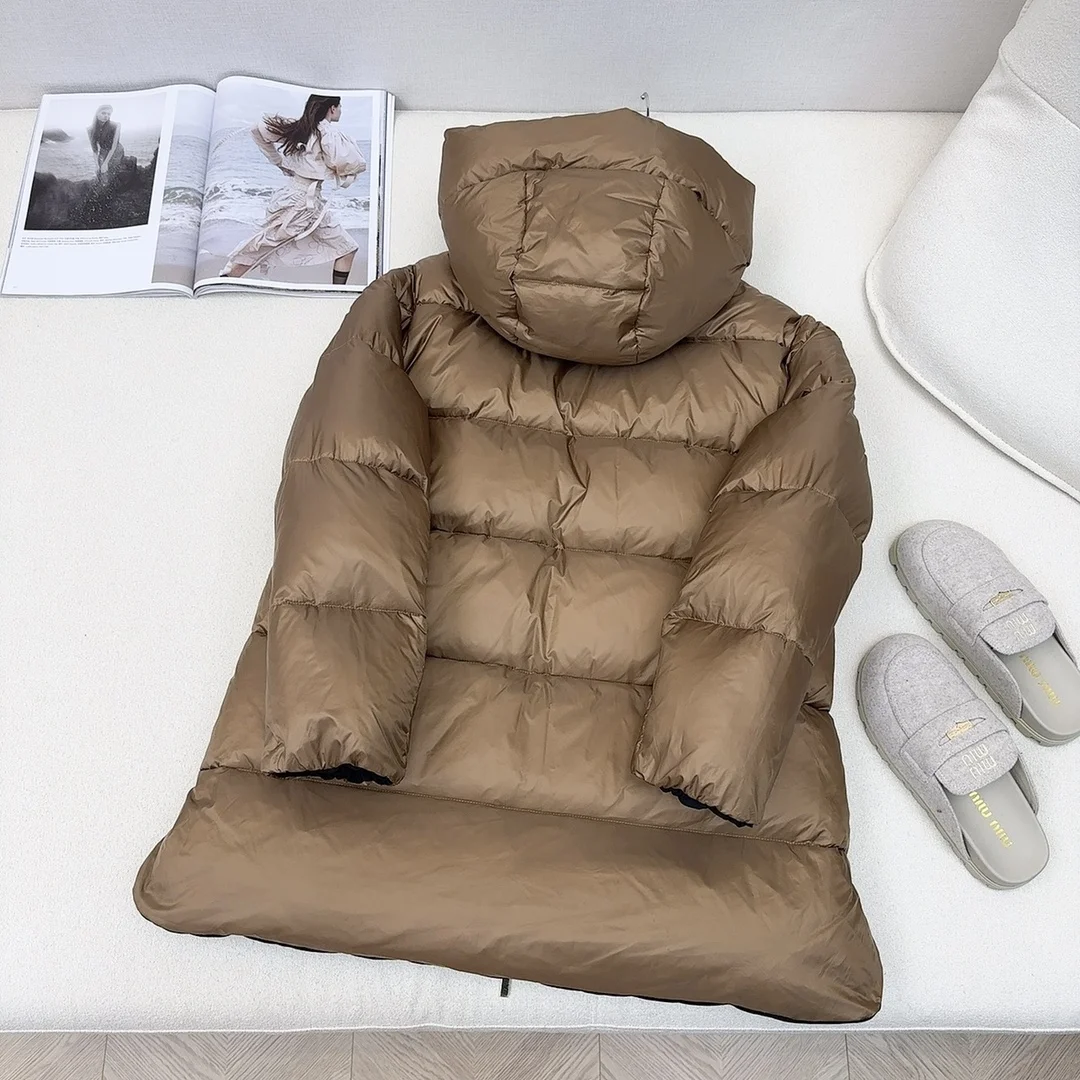 Trendsetting Max Mara Down Jackets 165347