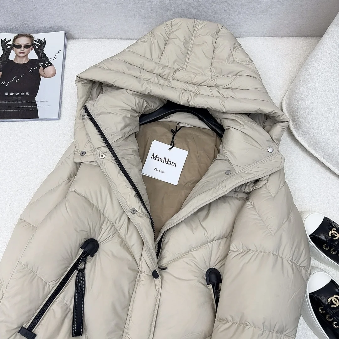 Max Mara Down Jackets Sleek 165344