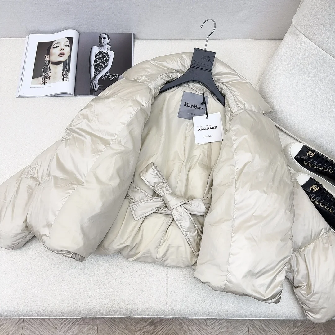Max Mara Down Jackets Trendsetting 165322