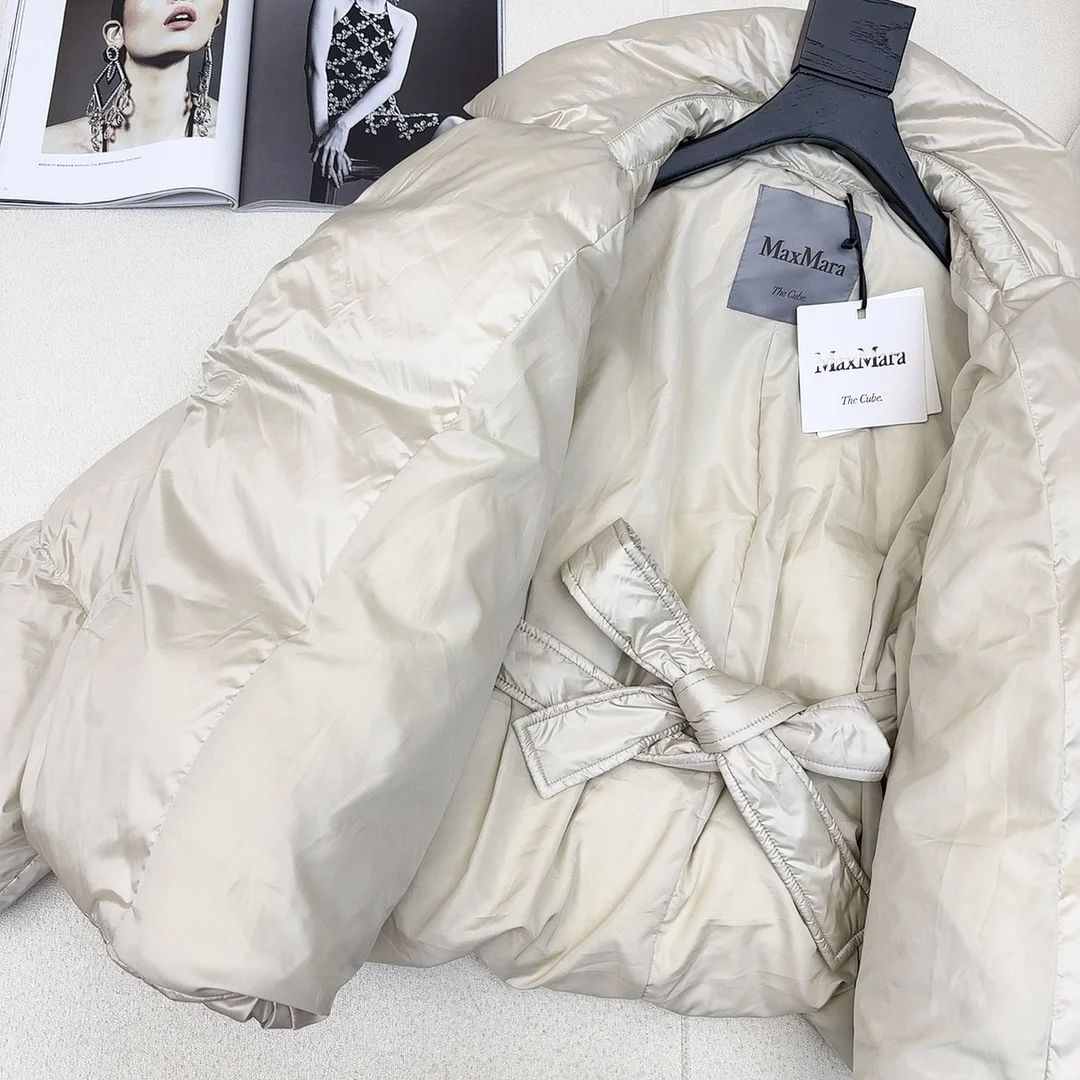 Max Mara Down Jackets Trendsetting 165322