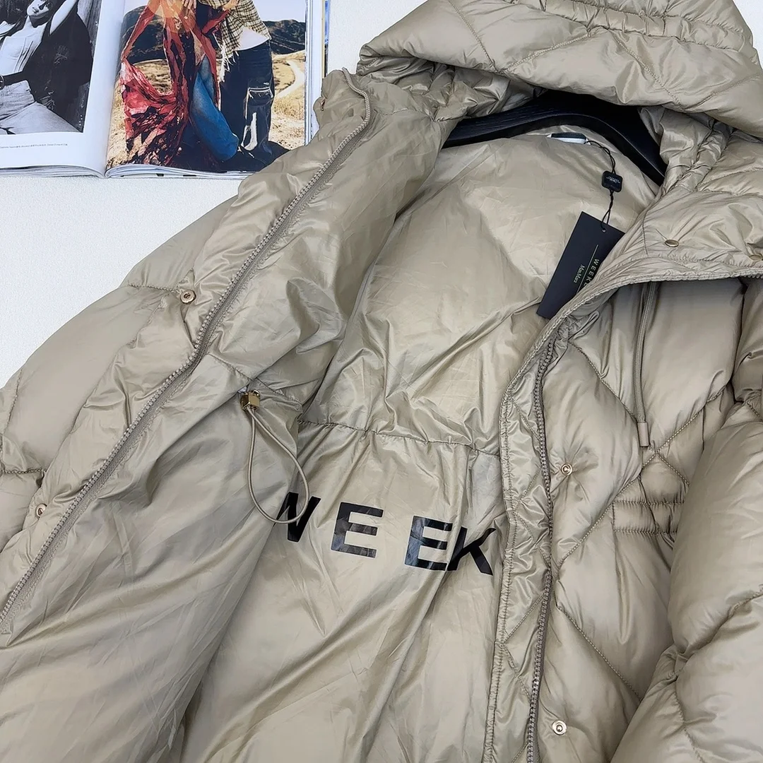 Max Mara Down Jackets Sporty 165310