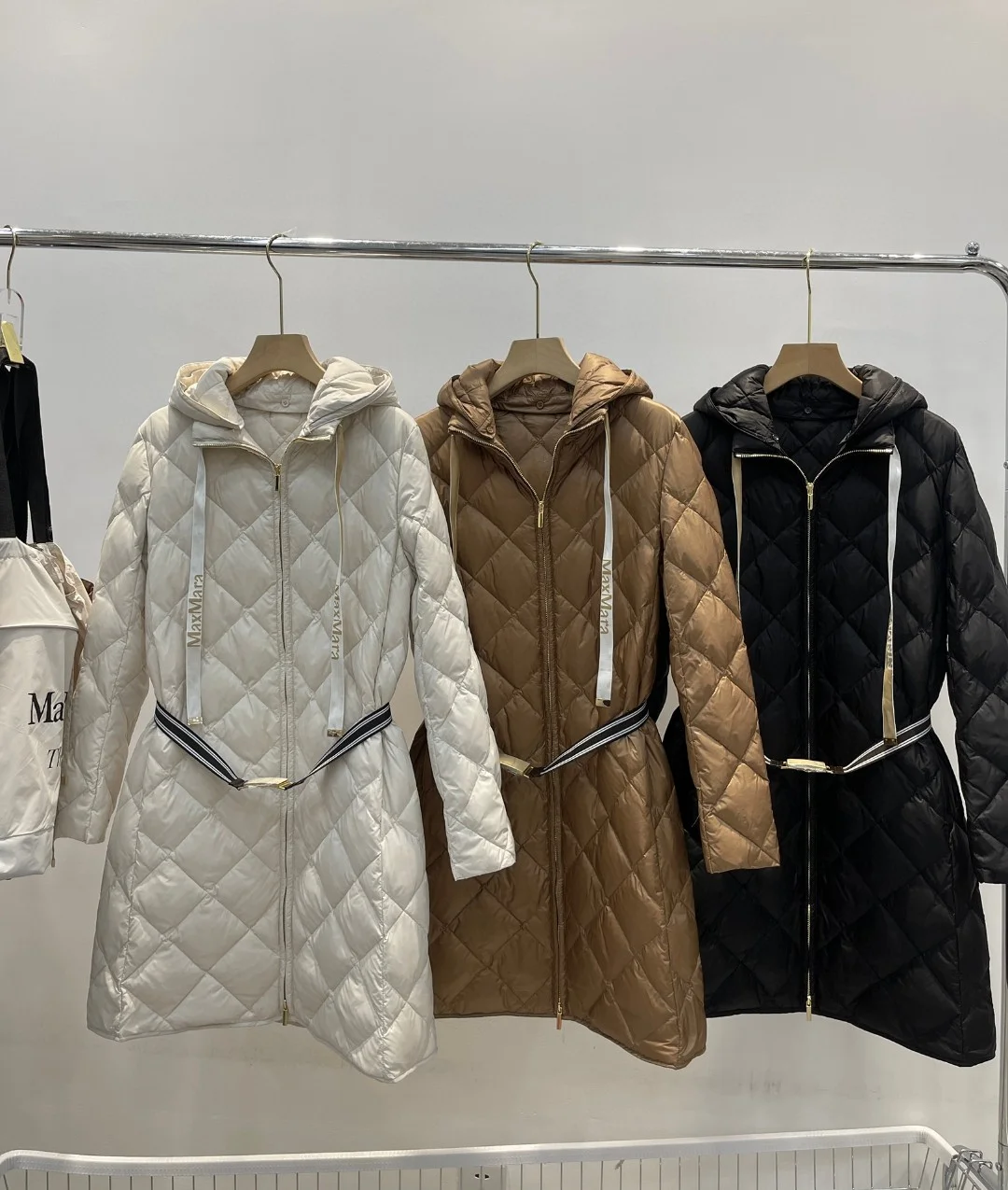 Max Mara Down Jackets Sporty 165301