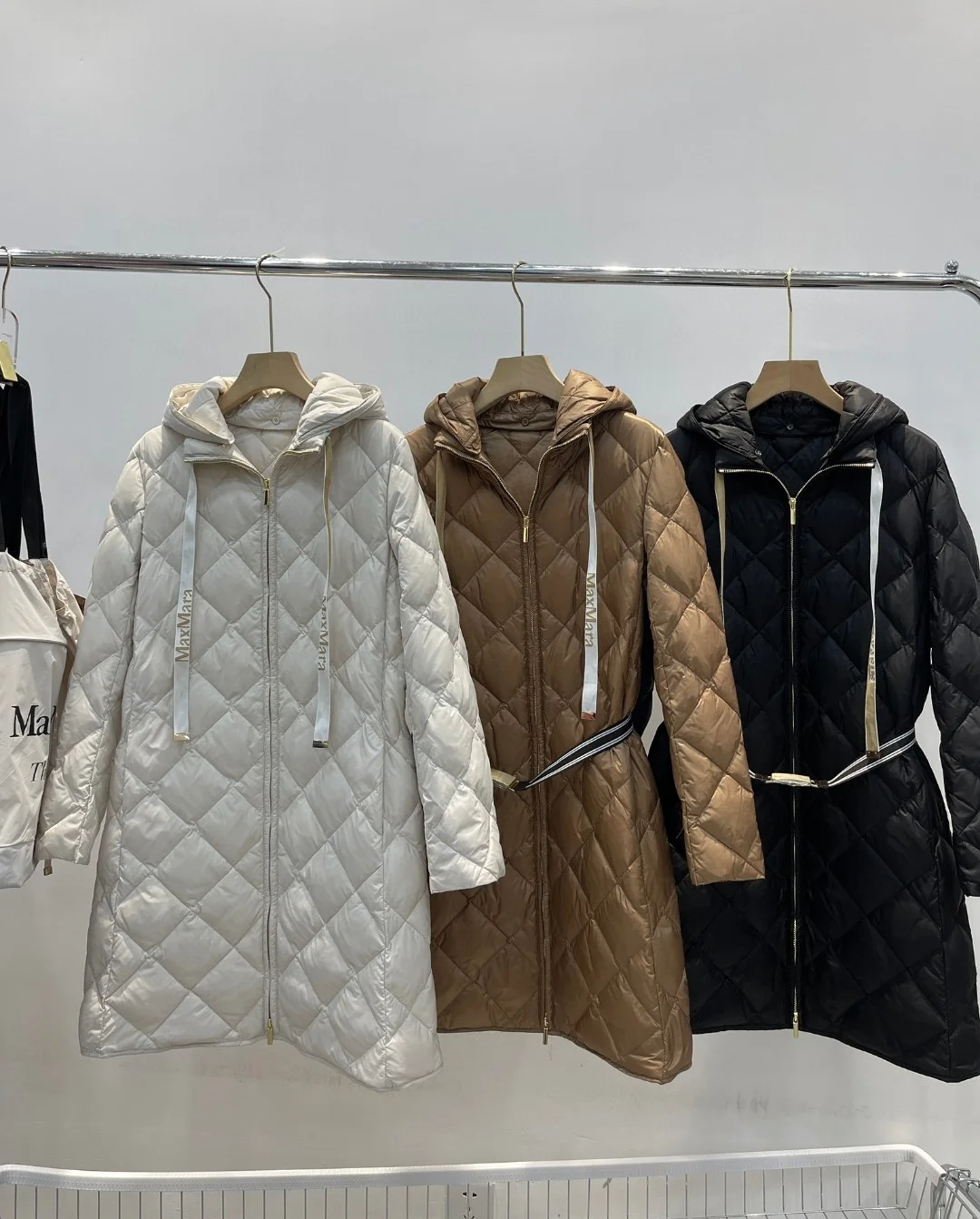 Max Mara Down Jackets Sporty 165301
