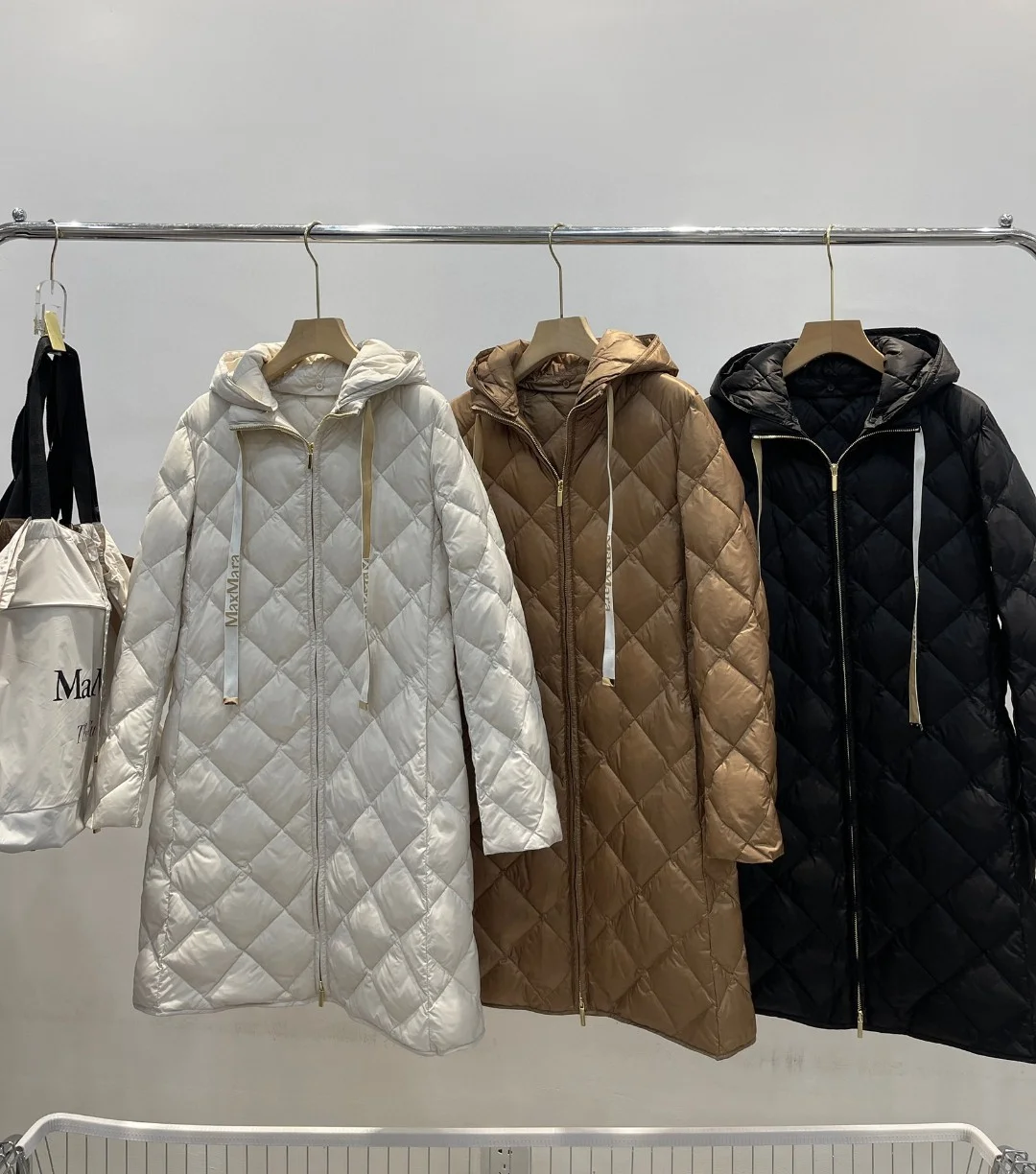 Max Mara Down Jackets Sporty 165301