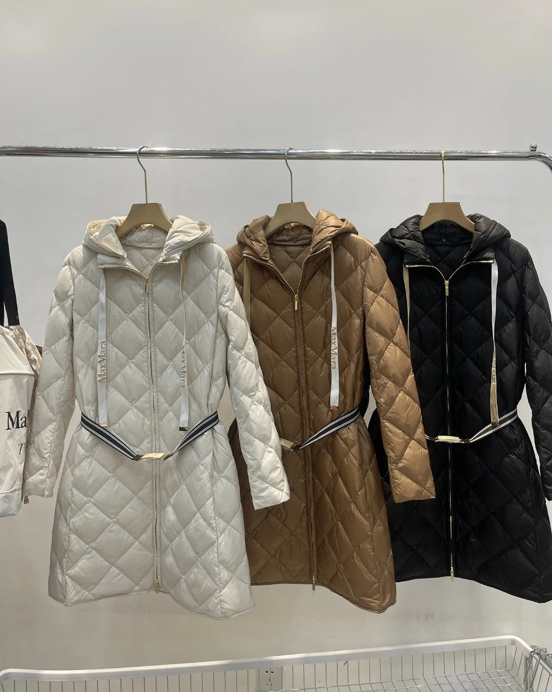 Max Mara Down Jackets Sporty 165301