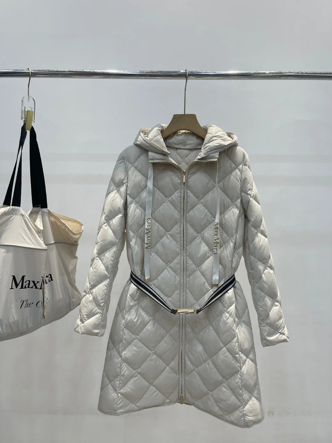 Max Mara Down Jackets Sporty 165301