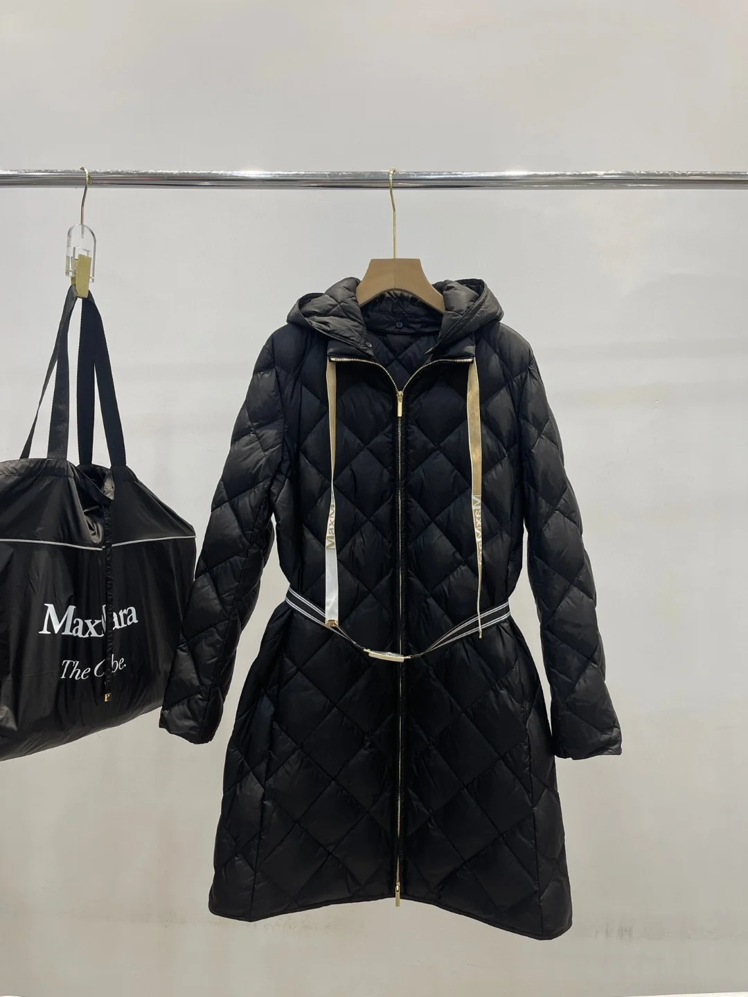Max Mara Down Jackets Sporty 165301