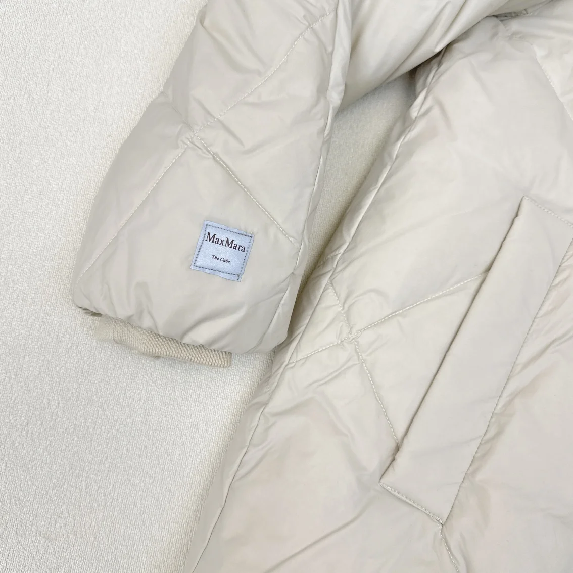 Max Mara Down Jackets Bold 165256