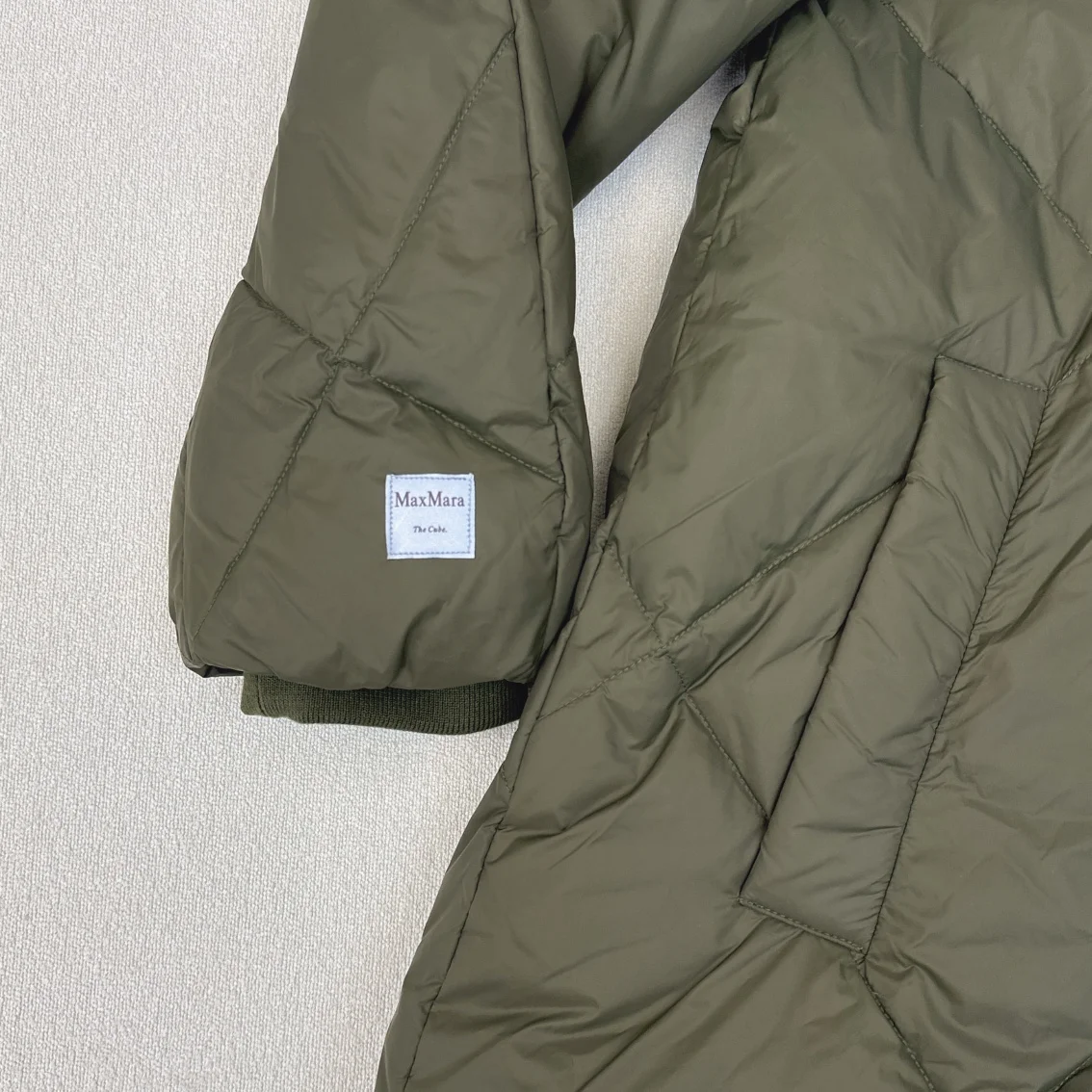 Max Mara Down Jackets Bold 165290