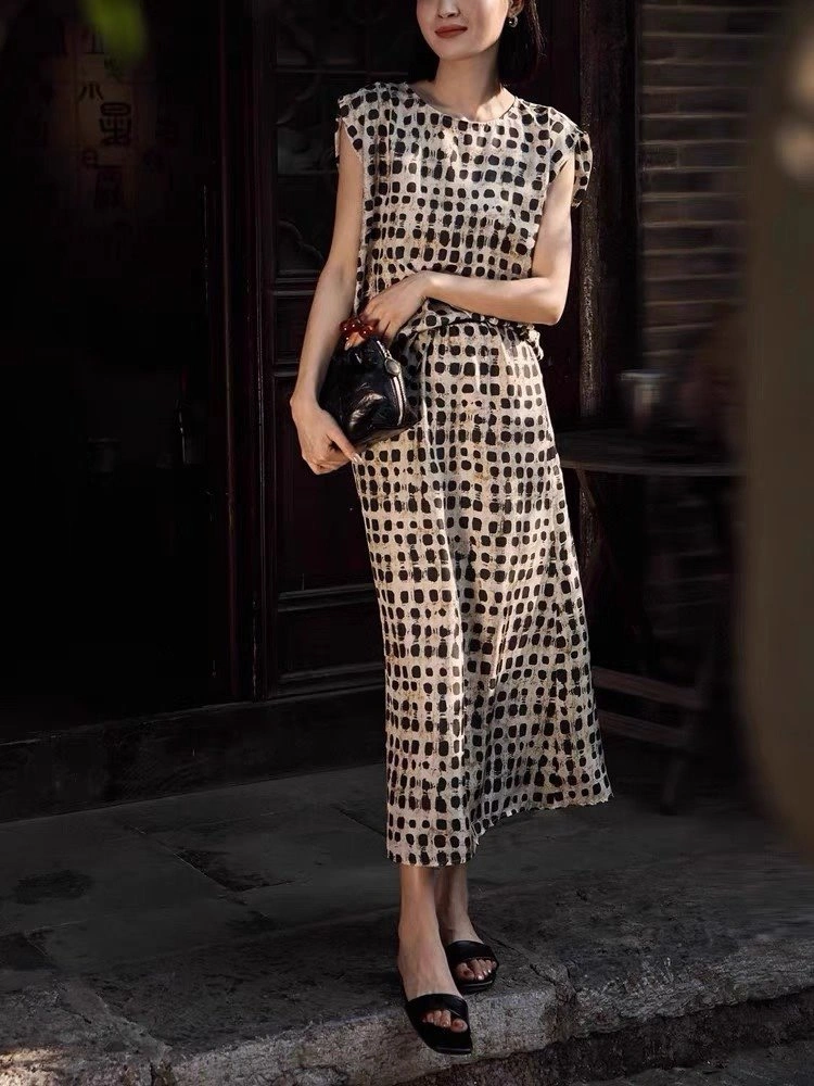 SoftTouch Max Mara Dress Suits 156606