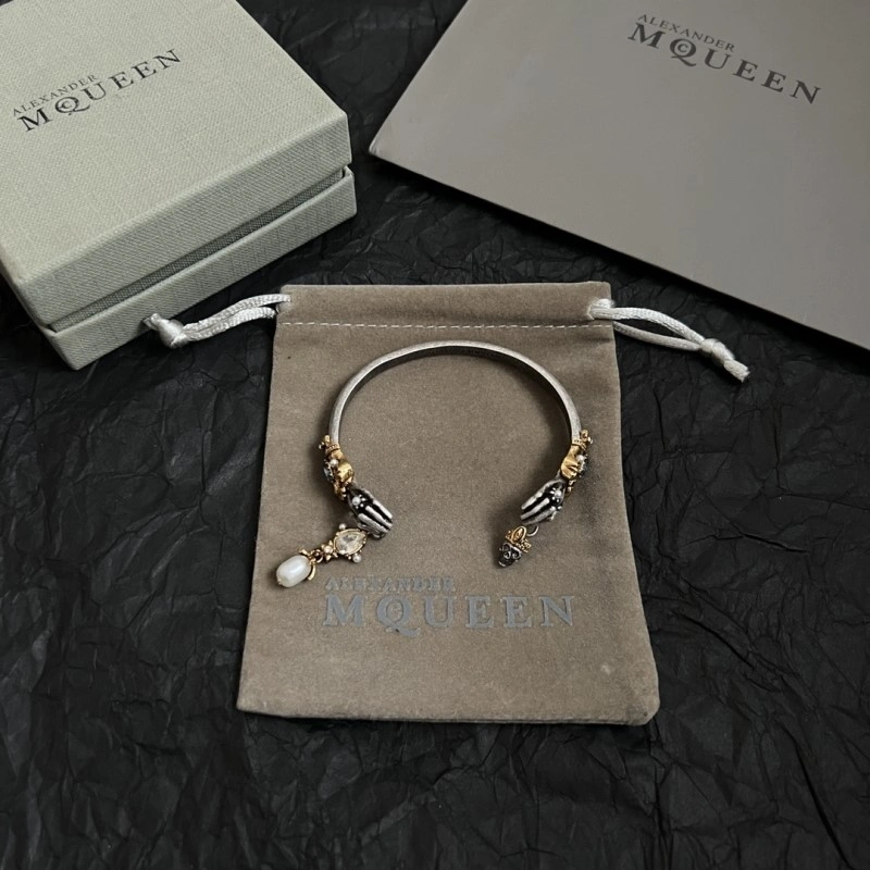 Supportive Mcqueen Bracelets 208646