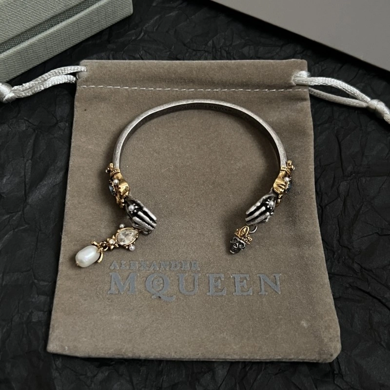 Supportive Mcqueen Bracelets 208646
