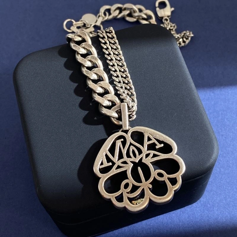 Practical Mcqueen Necklaces 211162