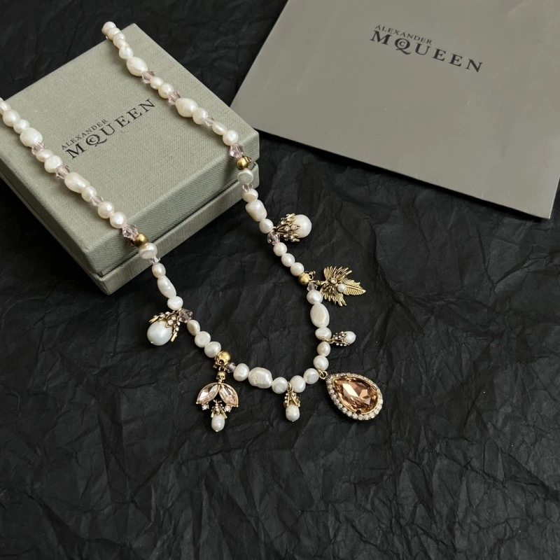 Mcqueen Necklaces Packable 208615