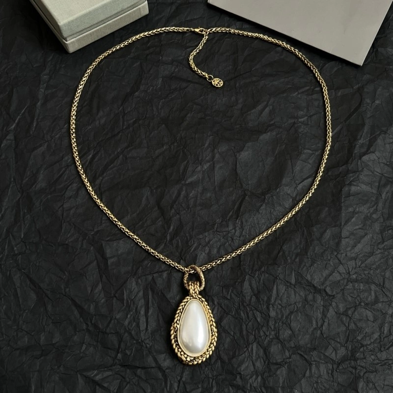Chic Mcqueen Necklaces 208612