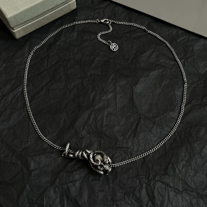 Mcqueen Necklaces Versatile 208609